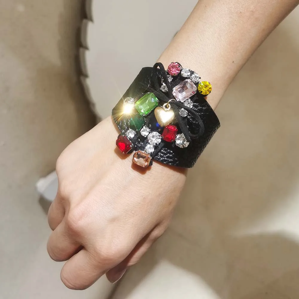 European Fashion Punk Wide Rhinestone Animal Leather Bracelet for Women Cuff Bracelet Statement 2023 New Jewelry
European Fashion Punk Wide Rhinestone Animal Leather Bracelet for Women Cuff Bracelet Statement 2023 New Jewelry