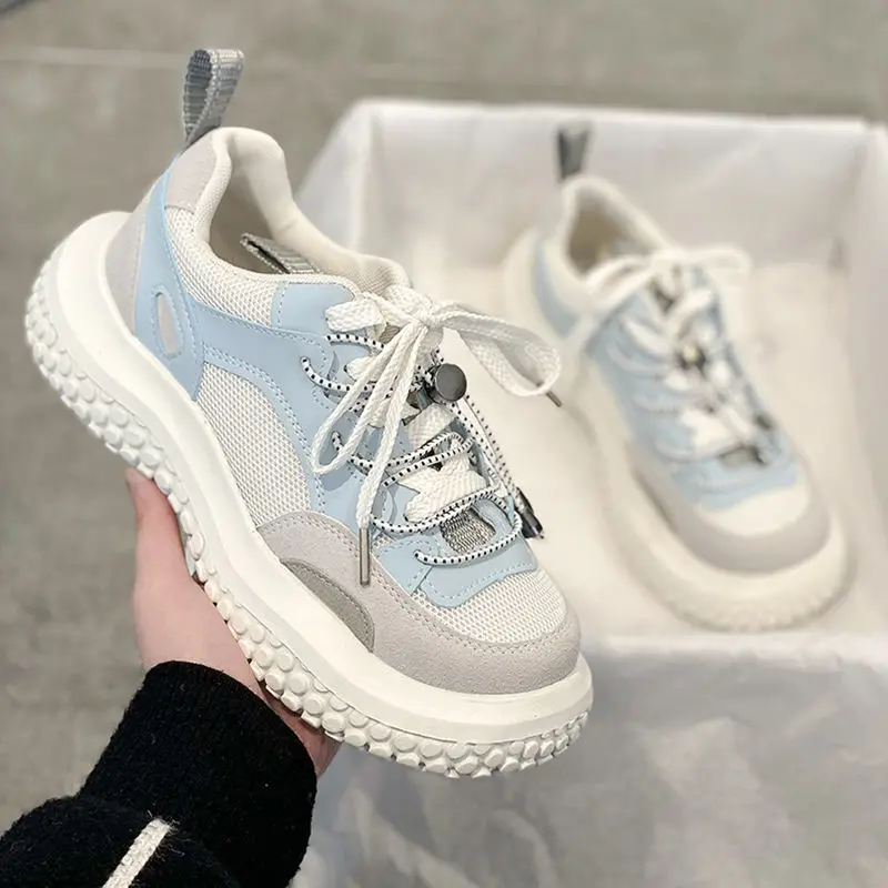 Spring Autumn High Quality Light Bottom Women Casual Shoes Nubuck Leather Lace-up Flat Ladies Outdoor Sneakers Zapatillas Mujer
Spring Autumn High Quality Light Bottom Women Casual Shoes Nubuck Leather Lace-up Flat Ladies Outdoor Sneakers Zapatillas Mujer