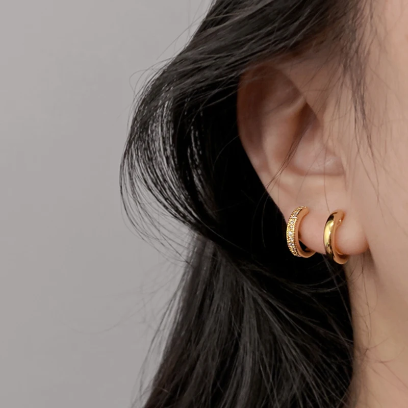 C-shaped Hollow Zircon Ear Clip Women's High-end Semicircle Hoop Earrings Simple Fashion Light Luxury Wild Party Unusual Jewelry
C-shaped Hollow Zircon Ear Clip Women's High-end Semicircle Hoop Earrings Simple Fashion Light Luxury Wild Party Unusual Jewelry