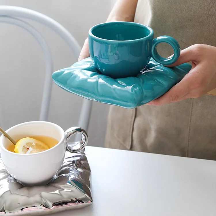 Nordic Colorful Ceramic Milk Tea Mug Office Cups Drinkware Creative Ice Cream Macaron Pillow Bag Coffee Cup Sets Birthday Gifts
Nordic Colorful Ceramic Milk Tea Mug Office Cups Drinkware Creative Ice Cream Macaron Pillow Bag Coffee Cup Sets Birthday Gifts
