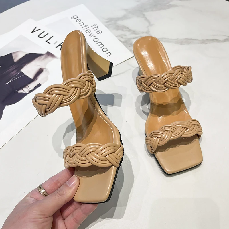 Women's Sandals Fashion 2022 Summer New Narrow Band Hand-woven Rainbow Color High-heeled Women's Slippers Outside 7CM
Women's Sandals Fashion 2022 Summer New Narrow Band Hand-woven Rainbow Color High-heeled Women's Slippers Outside 7CM