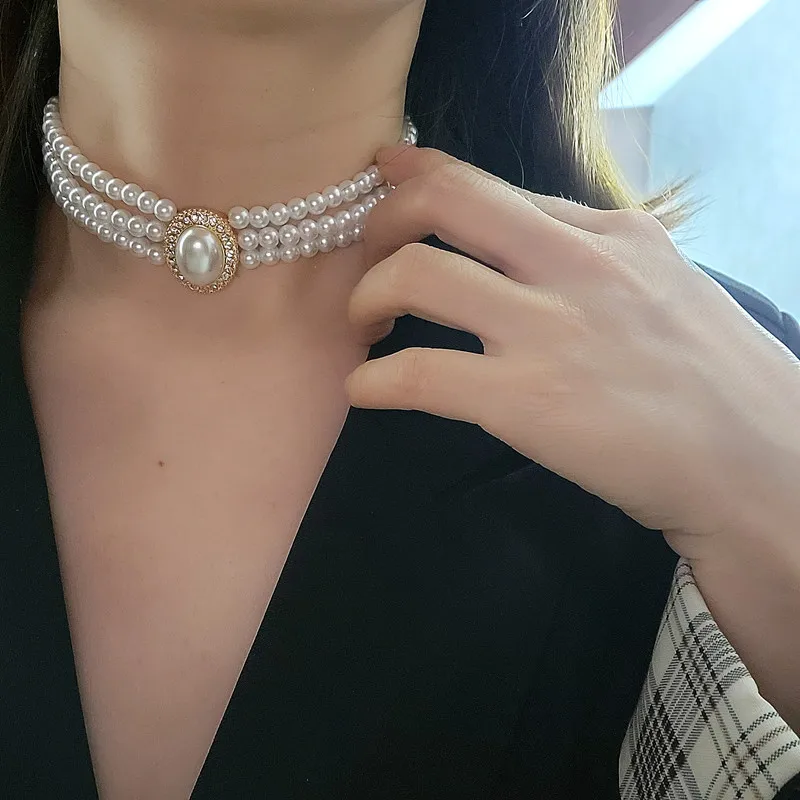 French elegant retro gorgeous Choker multilayer pearl necklace female collarbone chain diamond necklace female
French elegant retro gorgeous Choker multilayer pearl necklace female collarbone chain diamond necklace female
