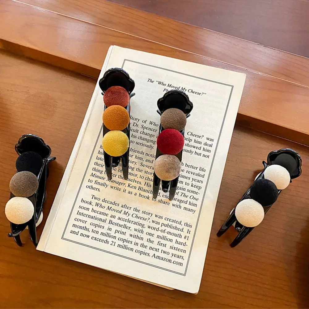 Plush Ball All-match High Ponytail Holder Braided Vertical Clip Plush Ball Hair Clip Korean Style Banana Clip
Plush Ball All-match High Ponytail Holder Braided Vertical Clip Plush Ball Hair Clip Korean Style Banana Clip