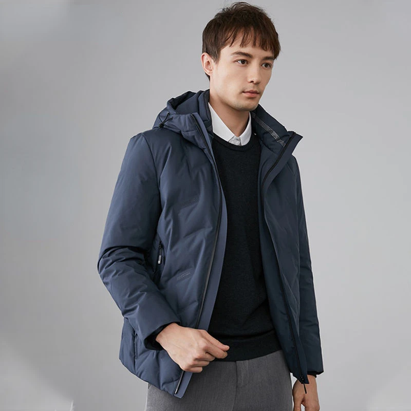 Мужской теплый пуховик на белом утином пуху, однотонный пуховик с капюшоном, размеры A11, зима 2023
Мужской теплый пуховик на белом утином пуху, однотонный пуховик с капюшоном, размеры A11, зима 2023