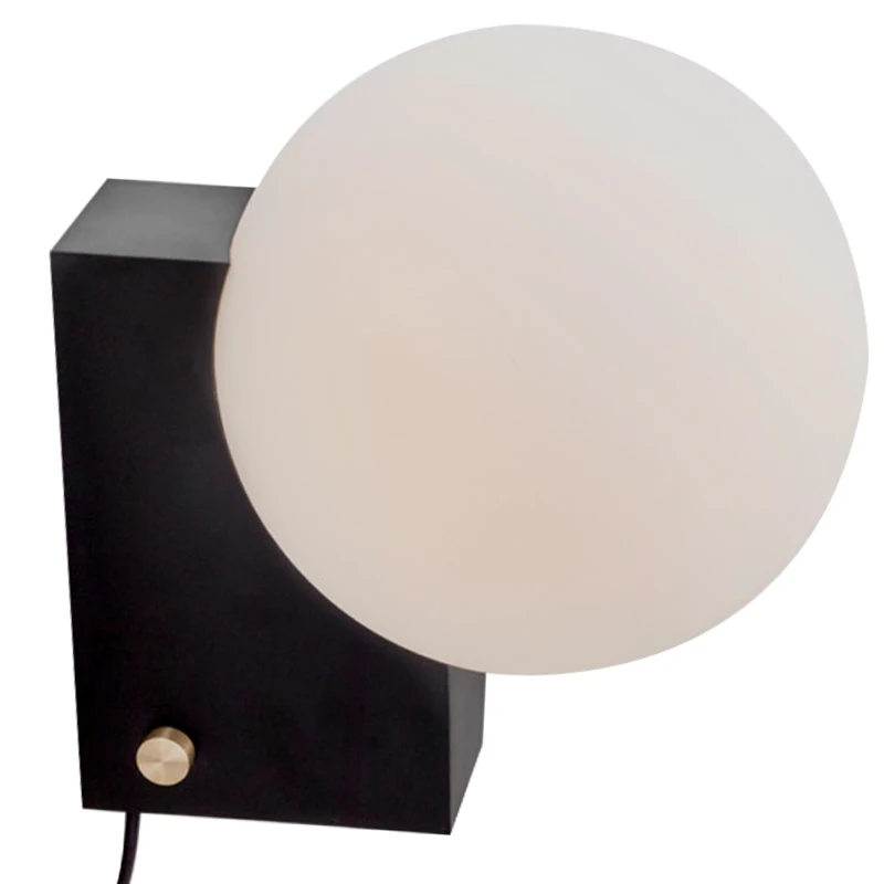 Nordic creative personality glass ball decorative table lamp simple style home wall lamp
Nordic creative personality glass ball decorative table lamp simple style home wall lamp