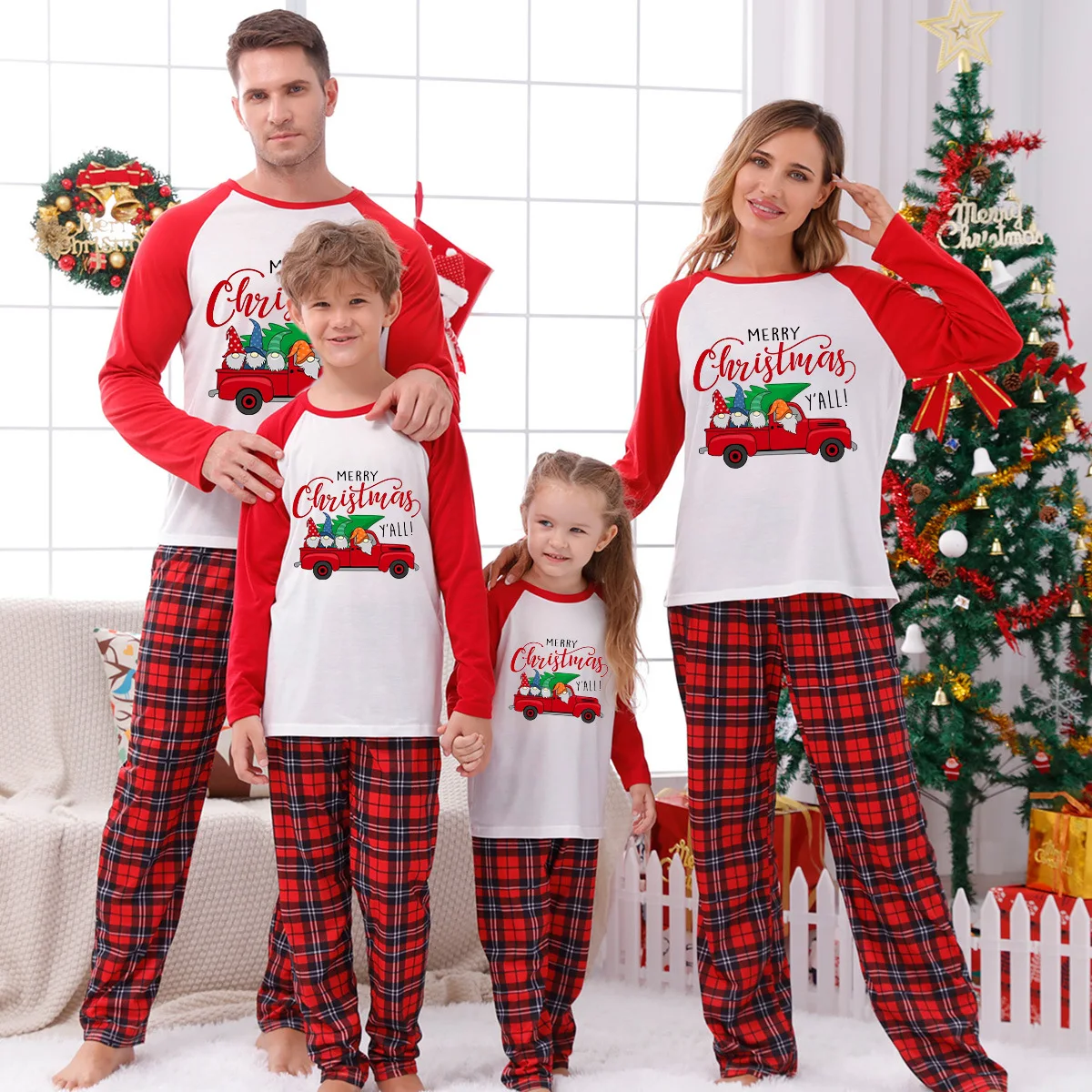 Cute Car Print Merry Christmas Pajamas Family Dad Mom and Me Clothes New Year Family Homewear Plaid Patchwork Sleepwear Suit 
Cute Car Print Merry Christmas Pajamas Family Dad Mom and Me Clothes New Year Family Homewear Plaid Patchwork Sleepwear Suit