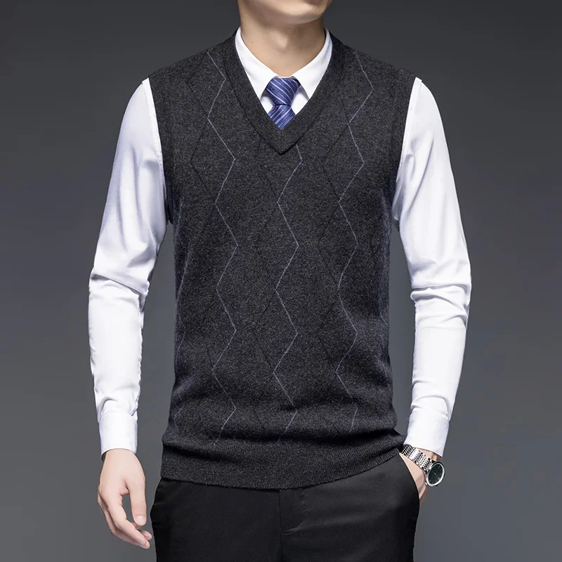 Осень-зима 2022, новинка, мужская повседневная свободная шерстяная жилетка из чистой шерсти с V-образным вырезом, деловой однотонный теплый жилет 
Осень-зима 2022, новинка, мужская повседневная свободная шерстяная жилетка из чистой шерсти с V-образным вырезом, деловой однотонный теплый жилет