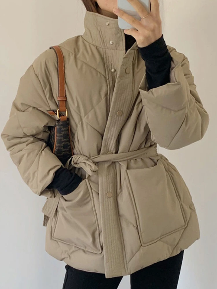 Coats Woman Winter 2022 Turtleneck Diamond Lattice Plus Cotton Warm Big Pocket Lace-up Cotton-padded Jacket Short Coat Parkas
Coats Woman Winter 2022 Turtleneck Diamond Lattice Plus Cotton Warm Big Pocket Lace-up Cotton-padded Jacket Short Coat Parkas