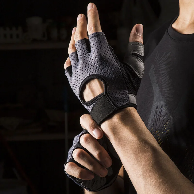 Men's and Women's Gym Dumbbell Exercise Cycling Hollow Butterfly Mesh Breathable Thin Fit Fitness Half Finger Sports Gloves
Men's and Women's Gym Dumbbell Exercise Cycling Hollow Butterfly Mesh Breathable Thin Fit Fitness Half Finger Sports Gloves