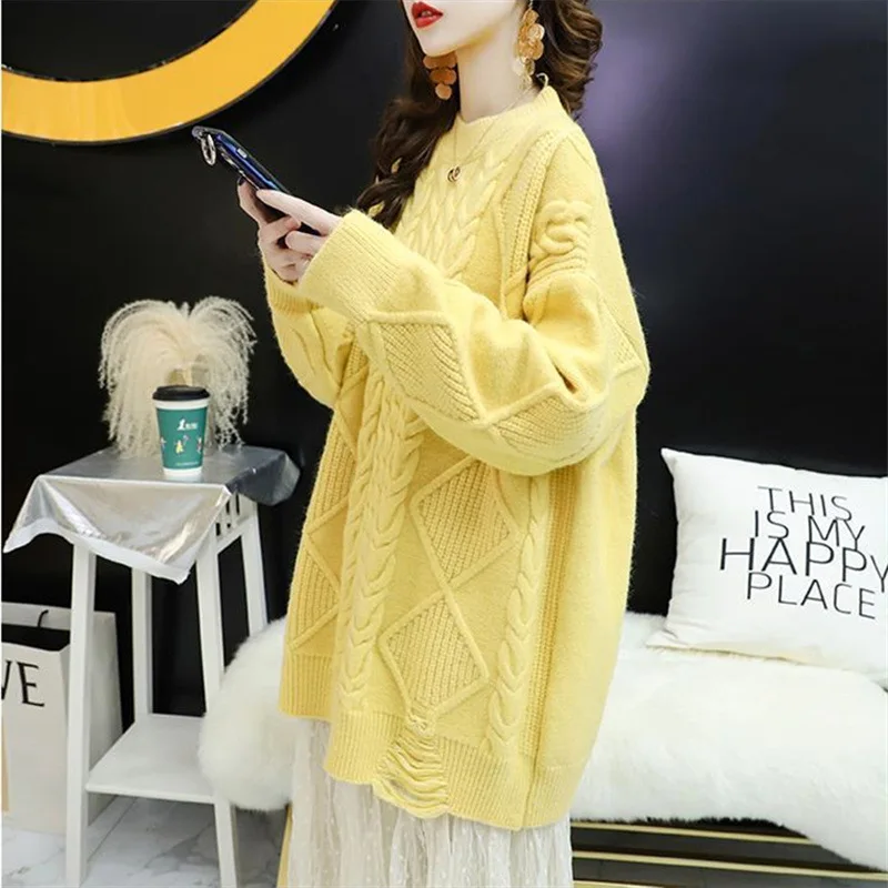 Thickened sweater women's autumn and winter new western style wearing lazy wind twist sweater.
Thickened sweater women's autumn and winter new western style wearing lazy wind twist sweater.