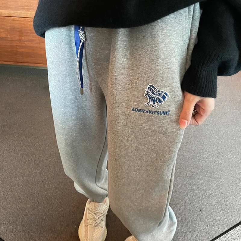 Ader Error Pants Were Thin Fox Drawstring Trousers Men Women Casual Trousers Ader Error 2021SS Letter Embroidery Jogging Pants
Ader Error Pants Were Thin Fox Drawstring Trousers Men Women Casual Trousers Ader Error 2021SS Letter Embroidery Jogging Pants