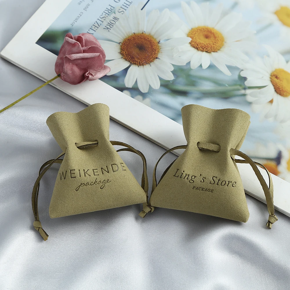 50pcs Custom Logo Green Microfiber Drawstring Jewelry Small Gift Bags 7x8cm 8x10cm Organizer Wedding Favors For Guests Candy Bag
50pcs Custom Logo Green Microfiber Drawstring Jewelry Small Gift Bags 7x8cm 8x10cm Organizer Wedding Favors For Guests Candy Bag