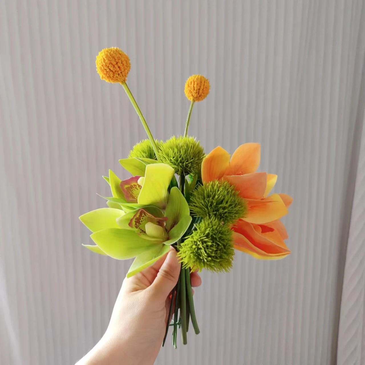 Hybrid Bouquet Natural Orchid And Small Green Balls Artificial Flowers Home Party Table Decorations Travel Ornaments
Hybrid Bouquet Natural Orchid And Small Green Balls Artificial Flowers Home Party Table Decorations Travel Ornaments