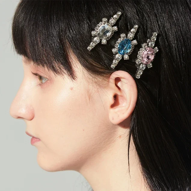 691294 Fashion Famous Designer Brand Blue Pink Large Crystal Hairpin Women Jewelry Top Quality Hai Accessories hair jewelry
691294 Fashion Famous Designer Brand Blue Pink Large Crystal Hairpin Women Jewelry Top Quality Hai Accessories hair jewelry