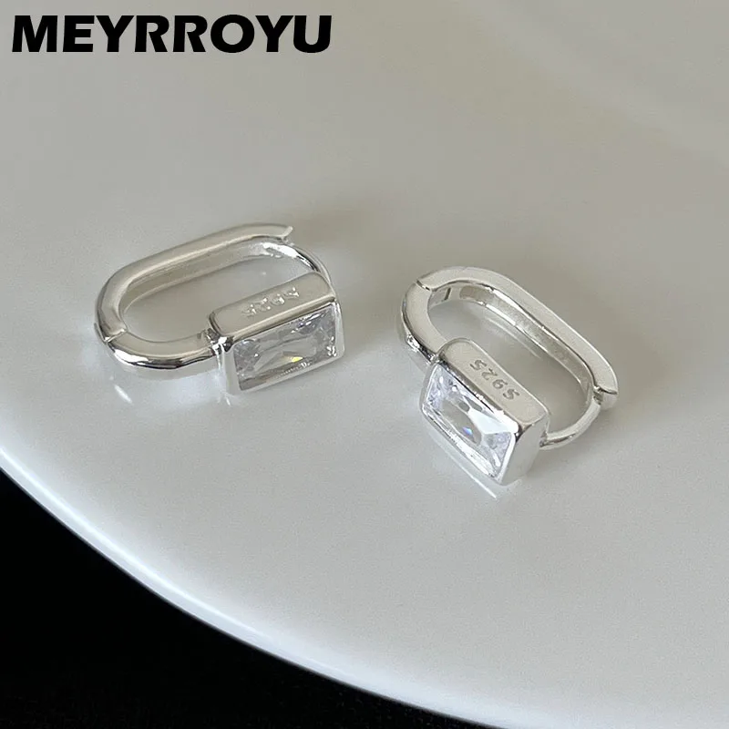 MEYRROYU Bling White Zircon Earrings For Women Girl Korean Fashion 2023 New Trendy Jewelry Ladies Gift Party Wedding сережки
MEYRROYU Bling White Zircon Earrings For Women Girl Korean Fashion 2023 New Trendy Jewelry Ladies Gift Party Wedding сережки
