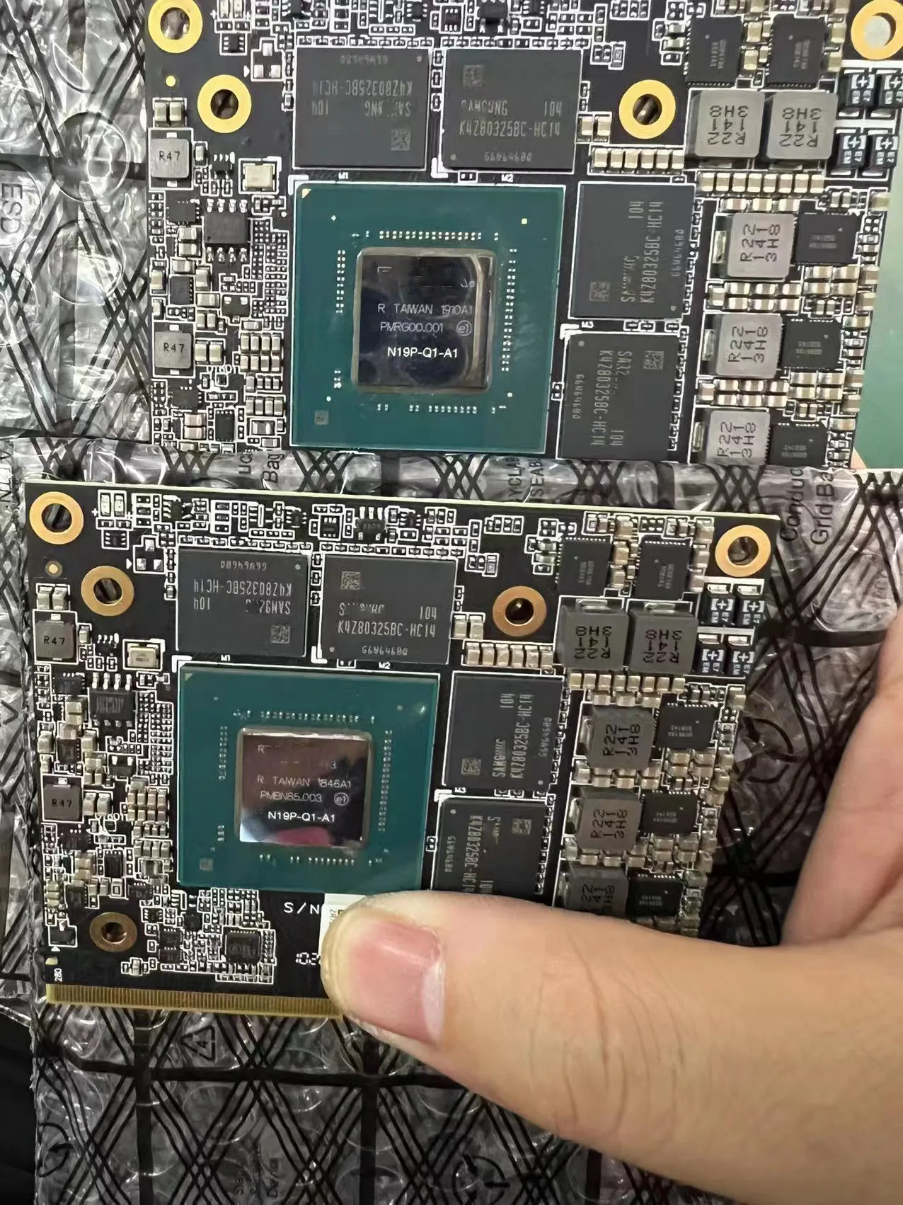 Original T1000 N19P-Q1-A1 Vga Video Graphic card MXM 4GB for Laptop DELL M7520 M7510 Test 100% 
Original T1000 N19P-Q1-A1 Vga Video Graphic card MXM 4GB for Laptop DELL M7520 M7510 Test 100%