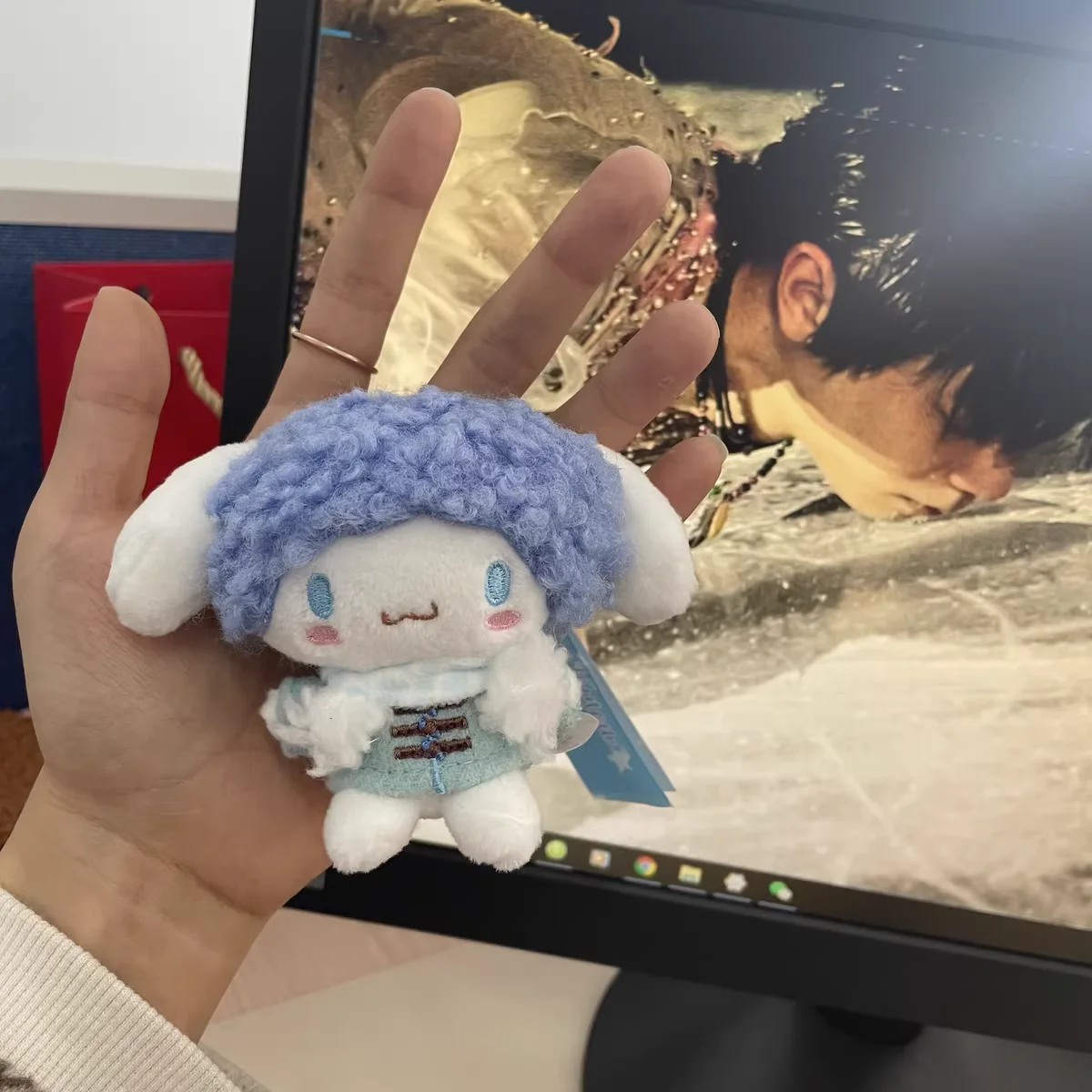 Sanrio Cinnamoroll Suda Masaki Cute Plush Doll Kawaii Fluffy Soft Stuffed Toy Key Chain Backpack Pendant Winter Modelling Gifts
Sanrio Cinnamoroll Suda Masaki Cute Plush Doll Kawaii Fluffy Soft Stuffed Toy Key Chain Backpack Pendant Winter Modelling Gifts