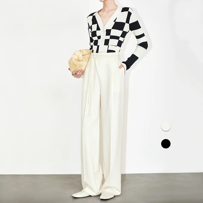 2022 autumn and winter beige wide-leg pants women's buckle Chinese style black pants high waist straight suit pants
2022 autumn and winter beige wide-leg pants women's buckle Chinese style black pants high waist straight suit pants