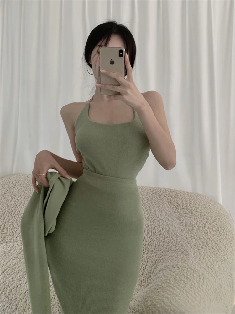 Spring Women Three Piece Set Sexy Halter Vest + Long Sleeve Cardigans and High Waist Bodycon Skirt Casual 3 Piece Suits
Spring Women Three Piece Set Sexy Halter Vest + Long Sleeve Cardigans and High Waist Bodycon Skirt Casual 3 Piece Suits