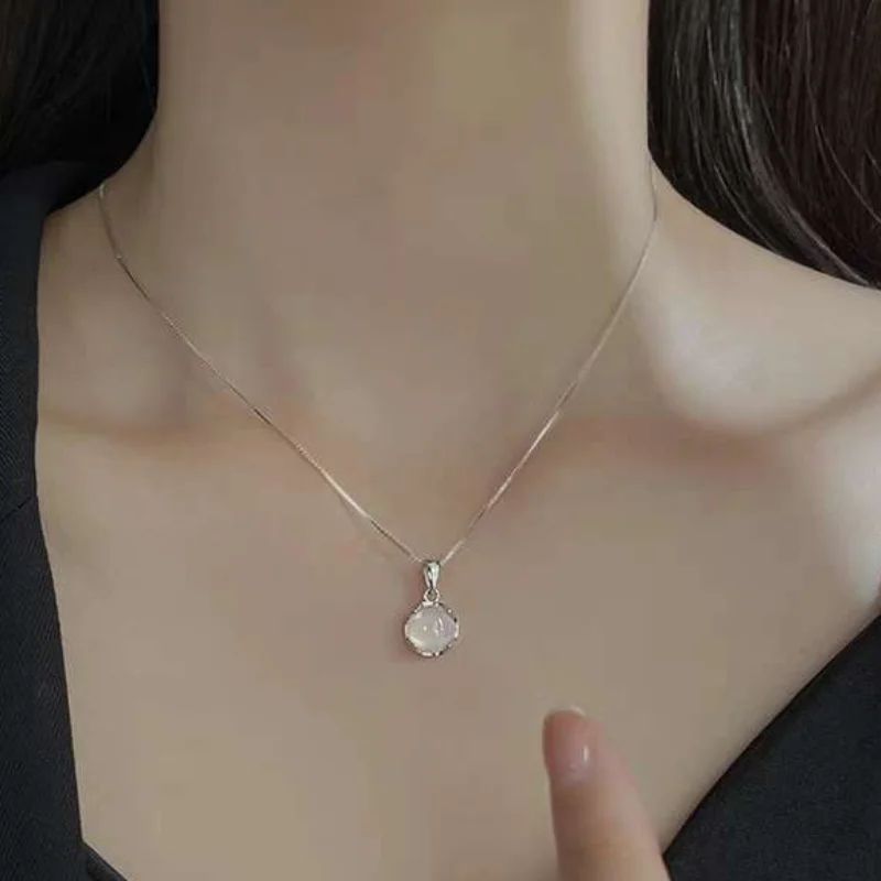 Moonstone Pendant Necklaces Women Silver Plated Round Pendant Choker Clavicle Link Chain Wedding Party Jewelry Gifts Accessories
Moonstone Pendant Necklaces Women Silver Plated Round Pendant Choker Clavicle Link Chain Wedding Party Jewelry Gifts Accessories