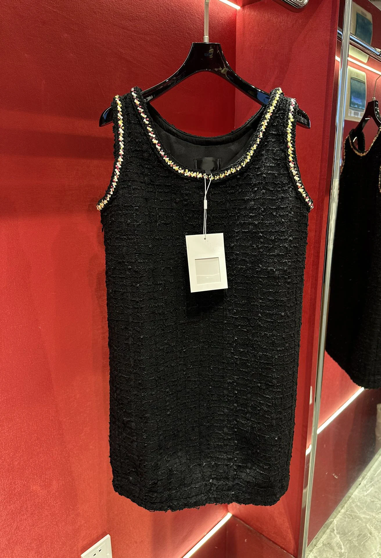 Spring and summer new black sleeveless small fragrance dress, short super leg length7.5
Spring and summer new black sleeveless small fragrance dress, short super leg length7.5