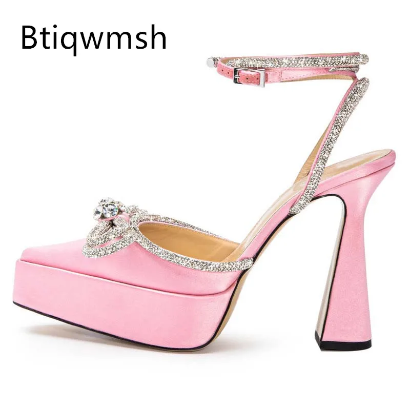 Luxury Satin Rhinestone Sandals Woman Pointed Toe Crystal Butterfly Platform High Heels Pumps Women Sexy Wedding Shoes
Luxury Satin Rhinestone Sandals Woman Pointed Toe Crystal Butterfly Platform High Heels Pumps Women Sexy Wedding Shoes