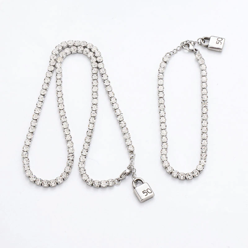 Men Women Gold Square Chain Icy Diamonds Hip Hop Choker Silver Chain Lock Necklace Bracelet Bling Luxurious UNO Jewelry Necklace
Men Women Gold Square Chain Icy Diamonds Hip Hop Choker Silver Chain Lock Necklace Bracelet Bling Luxurious UNO Jewelry Necklace