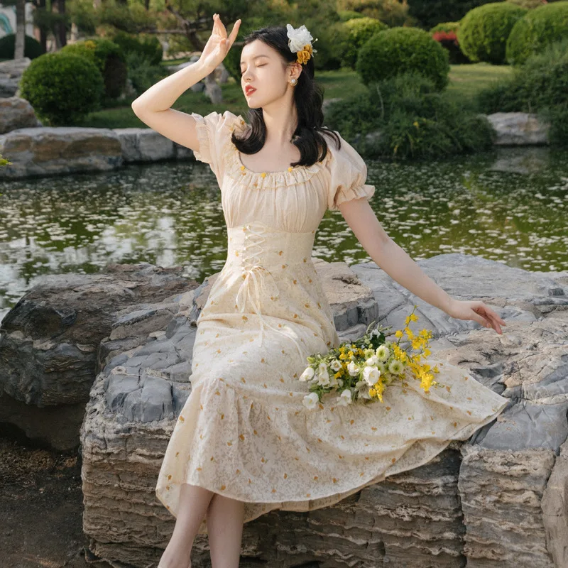Летние винтажные платья-миди с цветочным рисунком для женщин, женское повседневное шикарное платье с коротким рукавом во французском стиле G877
Летние винтажные платья-миди с цветочным рисунком для женщин, женское повседневное шикарное платье с коротким рукавом во французском стиле G877