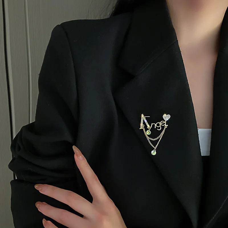 Shiny Angel Letter Tassel Rhinestone Brooches for Women's Clothing Accessories Decorative Clothes Brooch Scarf Buckle Pin значки
Shiny Angel Letter Tassel Rhinestone Brooches for Women's Clothing Accessories Decorative Clothes Brooch Scarf Buckle Pin значки