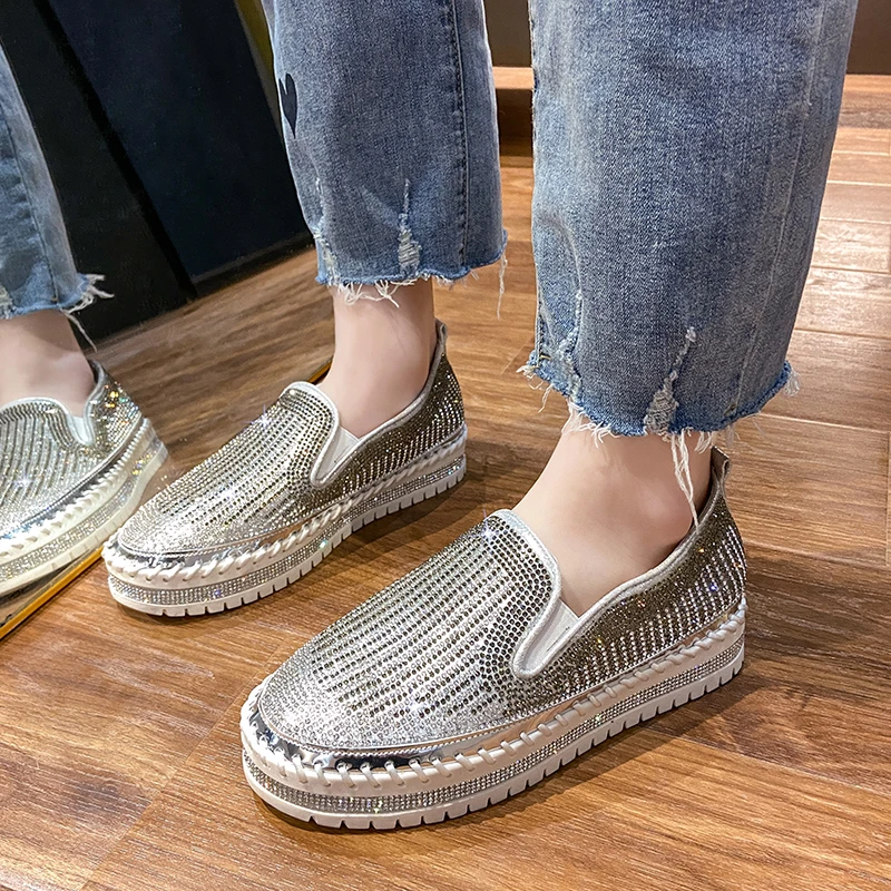 Spring and Autumn Thick Bottom Zapatillas Mujer Outdoor Fashion Rhinestones Personality Comfortable Casual Breathable Flat Shoes 
Spring and Autumn Thick Bottom Zapatillas Mujer Outdoor Fashion Rhinestones Personality Comfortable Casual Breathable Flat Shoes