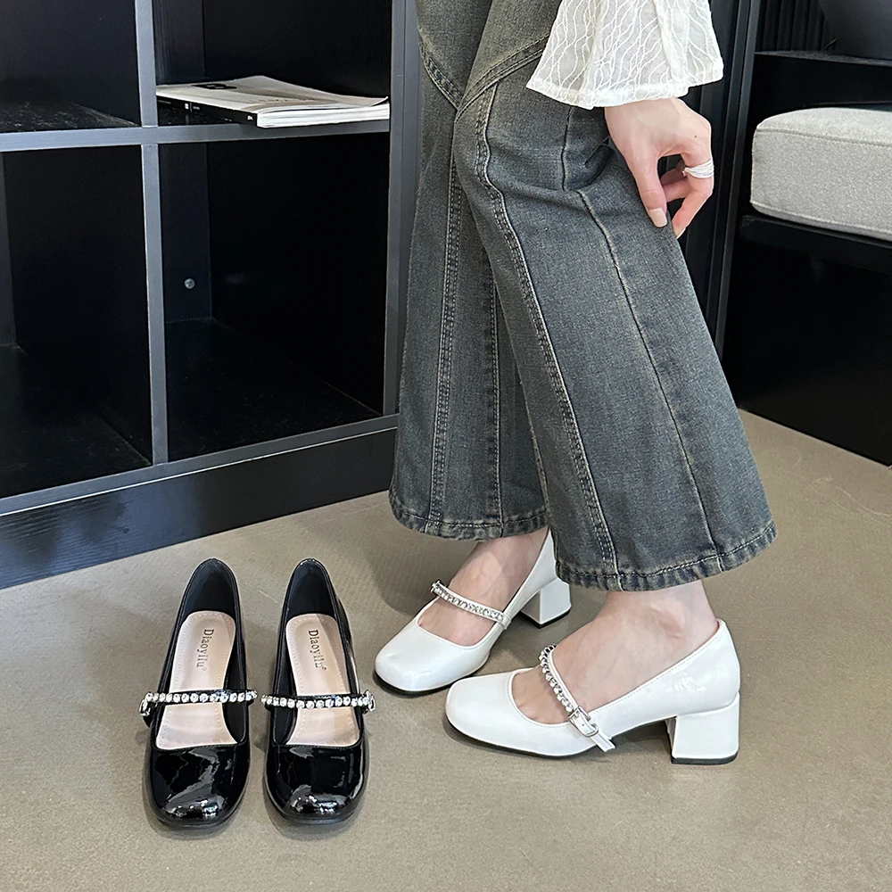 Patent Leather Women Pumps Shallow Slip On Rhinestone Crystal Chain Black White Autumn Sping Thick High Heels Office Pumps 35-39
Patent Leather Women Pumps Shallow Slip On Rhinestone Crystal Chain Black White Autumn Sping Thick High Heels Office Pumps 35-39