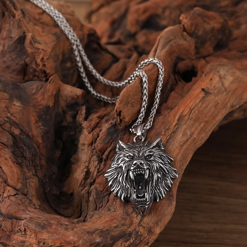 Motorcycle Personality Retro Punk Rock Style Necklace Men Stainless Steel Wolf Head Pendant Thick Chain
Motorcycle Personality Retro Punk Rock Style Necklace Men Stainless Steel Wolf Head Pendant Thick Chain