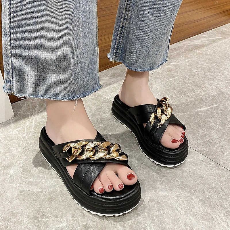 2022Women Slippers Summer Fashion Chain Decoration Slides Shoes Square Toe Flat Heel Sandal Ladies Outdoor Beach Casual Flip
2022Women Slippers Summer Fashion Chain Decoration Slides Shoes Square Toe Flat Heel Sandal Ladies Outdoor Beach Casual Flip