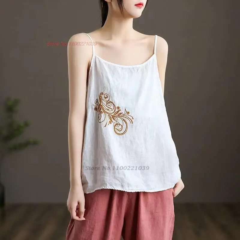 2023 flower embroidery tank tops vest suspender women's national camisole chinese vintage bottoming versatile sleeveless tops
2023 flower embroidery tank tops vest suspender women's national camisole chinese vintage bottoming versatile sleeveless tops