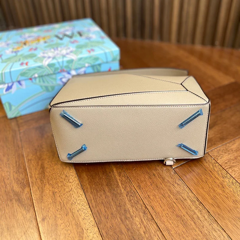 2022 креативные роскошные дизайнерские женские сумки, большие сумки через плечо от известных брендов, кожаная сумка с пазлами и геометрическ... 
2022 креативные роскошные дизайнерские женские сумки, большие сумки через плечо от известных брендов, кожаная сумка с пазлами и геометрическ...