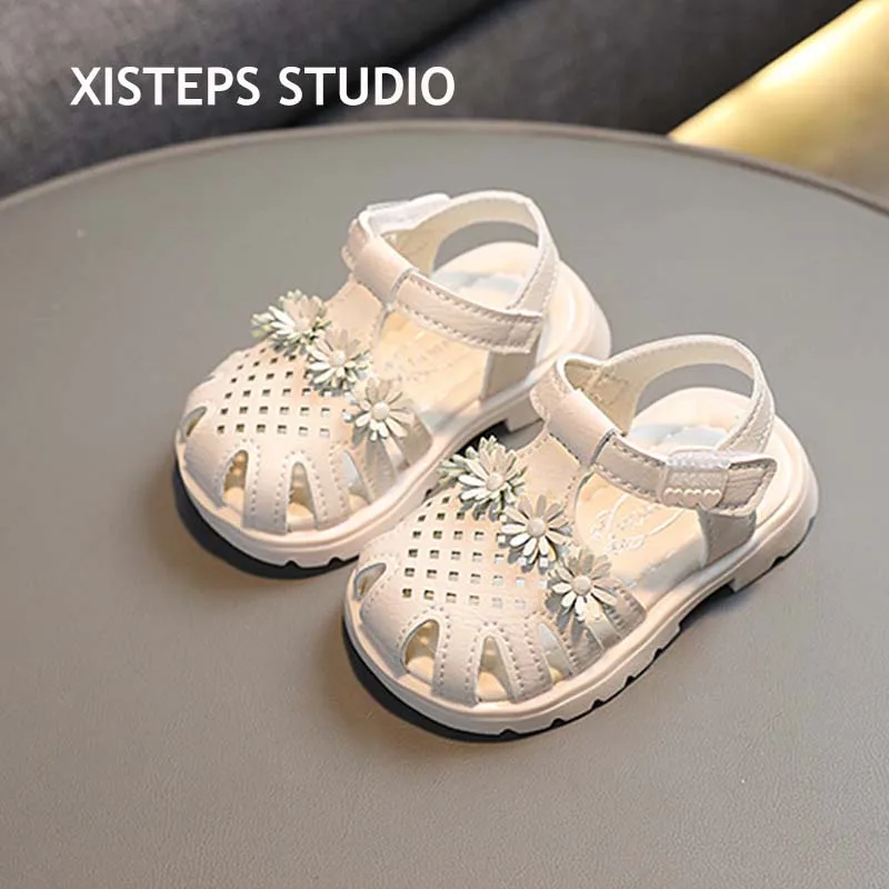 XISTEPS Soft Baby Girls Leather Sandals 2023 Summer Children Beach Sandals Anti-slip Toddler Shoes First Walkers Pink White 
XISTEPS Soft Baby Girls Leather Sandals 2023 Summer Children Beach Sandals Anti-slip Toddler Shoes First Walkers Pink White