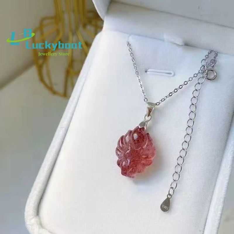 

Strawberry Crystal Nine Tailed Fox Pendant Necklace Jewelry Jade Fine Carved Fashion Charm Jewelry Carved Amulet Gifts Women Men