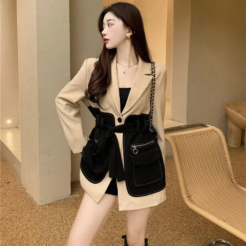 Women Black Contrast Color Pocket Blazer New Lapel Long Sleeve Loose Fit Jacket Fashion Tide Spring Autumn 2022 Blazer Female
Women Black Contrast Color Pocket Blazer New Lapel Long Sleeve Loose Fit Jacket Fashion Tide Spring Autumn 2022 Blazer Female