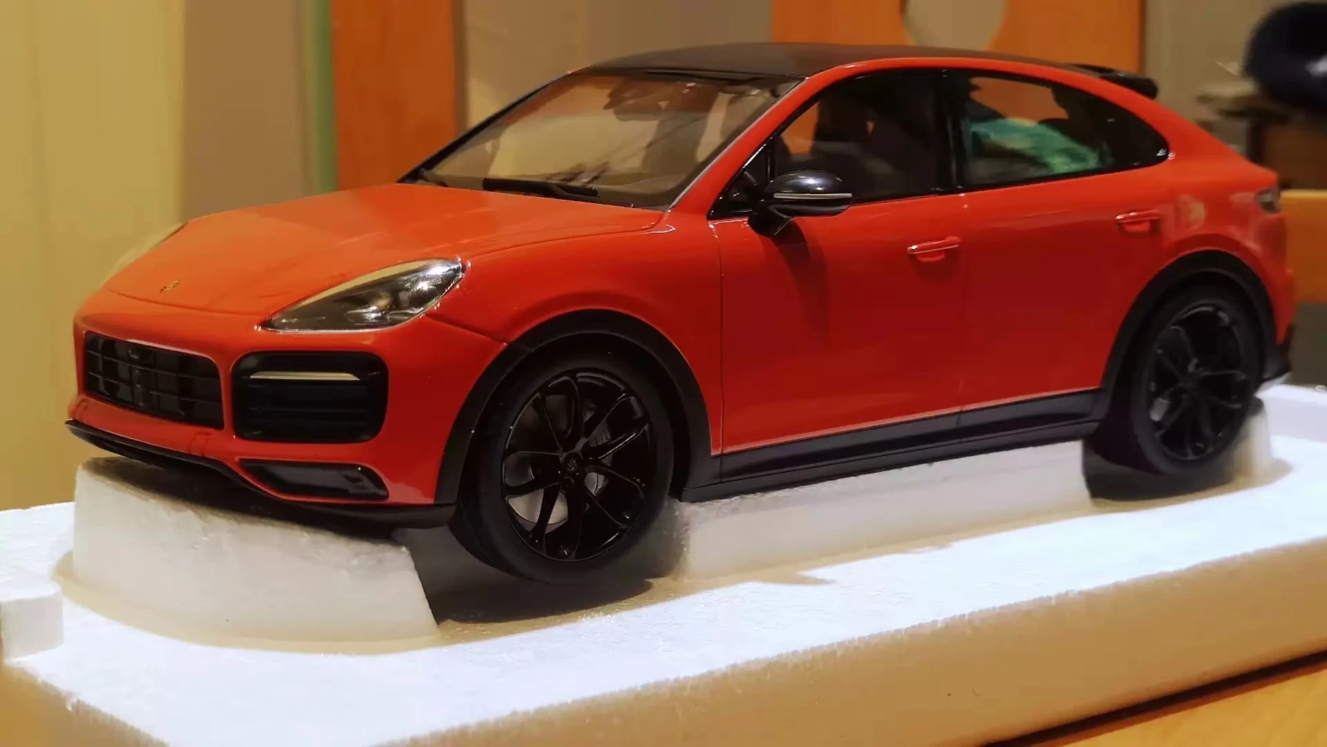 Оригинальная фабрика 1:18 Porsche Cayenne S Coupe 2019 Ограниченная серия металлическая статическая модель автомобиля из смолы игрушечный подарок
Оригинальная фабрика 1:18 Porsche Cayenne S Coupe 2019 Ограниченная серия металлическая статическая модель автомобиля из смолы игрушечный подарок