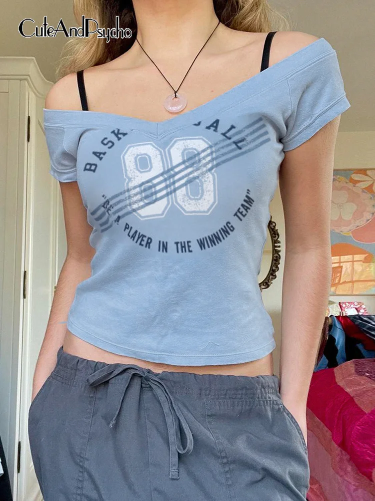 Женская футболка в стиле ретро с буквенным принтом и V-образным вырезом 
Женская футболка в стиле ретро с буквенным принтом и V-образным вырезом