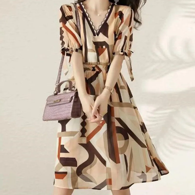 French Elegant Chic V-neck Elastic Waist Bow Party Ladies Dresses Summer Fashion Print Short Sleeve Midi Dress Women's Clothing
French Elegant Chic V-neck Elastic Waist Bow Party Ladies Dresses Summer Fashion Print Short Sleeve Midi Dress Women's Clothing