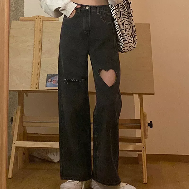 2022 streetwear Heart shaped hole jeans for women high waist mom jeans vintage Black denim pants Full Length trouser Harajuku
2022 streetwear Heart shaped hole jeans for women high waist mom jeans vintage Black denim pants Full Length trouser Harajuku