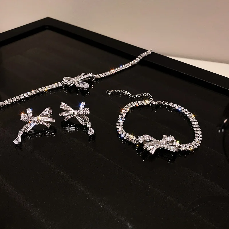 DREJEW Rhinestone Bow Jewelry Suit for Women Fashion Luxurious Dangle Earrings New in Pearcing Jewelry Ornament Birthday Gifts
DREJEW Rhinestone Bow Jewelry Suit for Women Fashion Luxurious Dangle Earrings New in Pearcing Jewelry Ornament Birthday Gifts