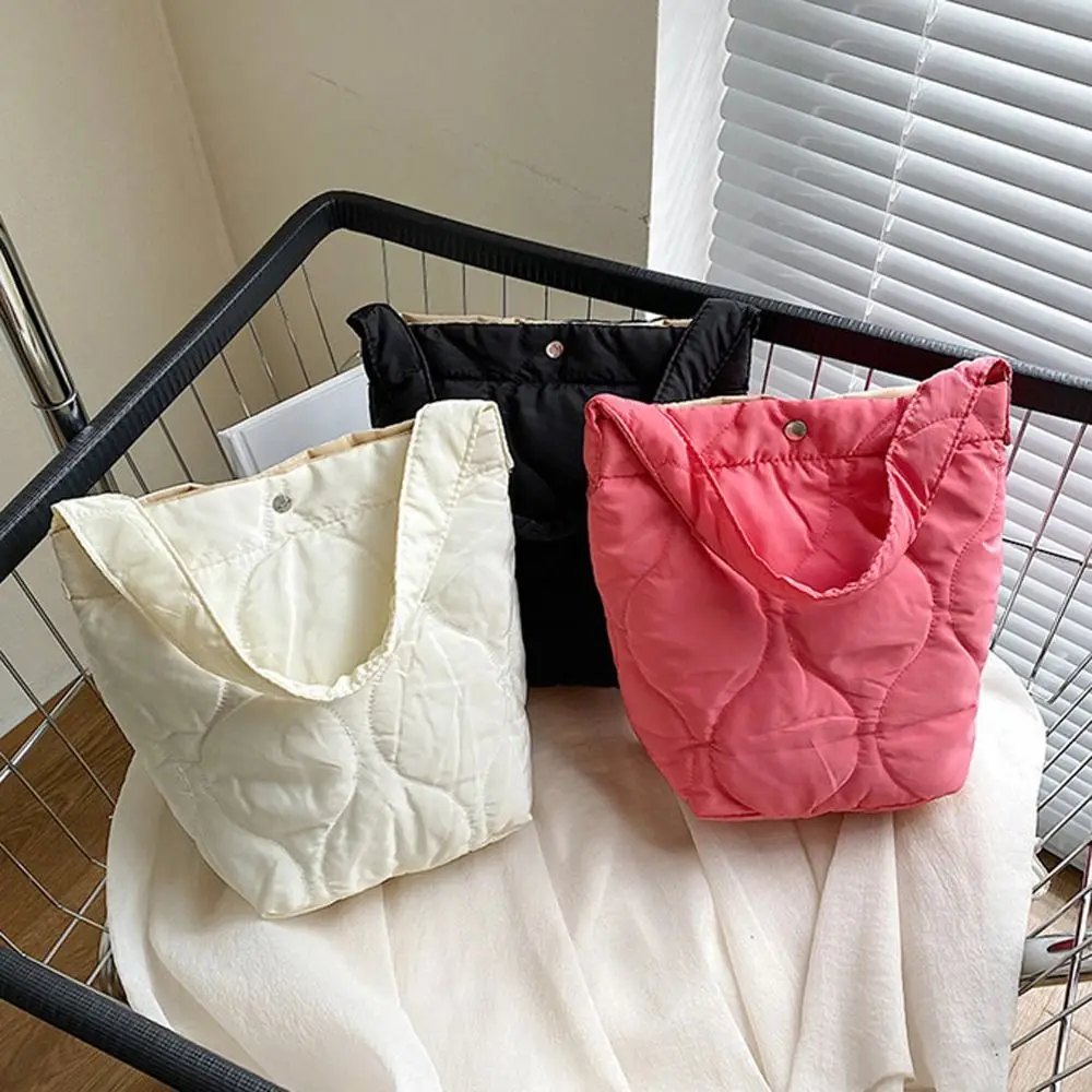 Stripe Cotton-padded Top-handle Bag Elegant Pleated Large Capacity Ins Style Padded Handbags Picnic
Stripe Cotton-padded Top-handle Bag Elegant Pleated Large Capacity Ins Style Padded Handbags Picnic