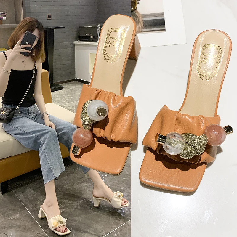 Slippers Women Summer Luxury Slides Sliders Shoes Square heel Med String Bead Pantofle Designer Flat Block 2022 Soft Rome Hoof H 
Slippers Women Summer Luxury Slides Sliders Shoes Square heel Med String Bead Pantofle Designer Flat Block 2022 Soft Rome Hoof H