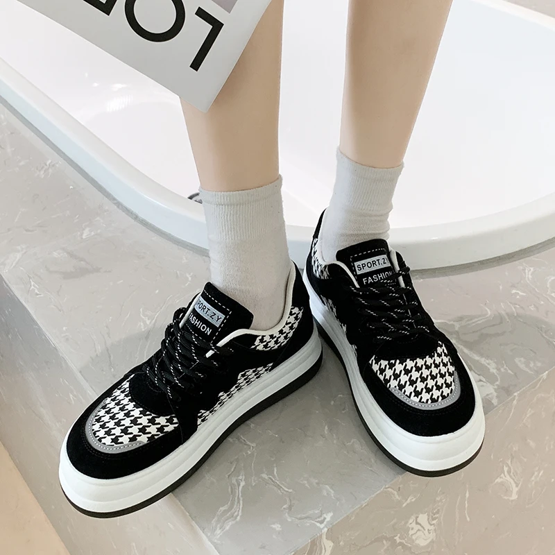 Женские кроссовки с круглым носком, универсальные эспадрильи, на платформе, повседневные, лето-осень 2022
Женские кроссовки с круглым носком, универсальные эспадрильи, на платформе, повседневные, лето-осень 2022