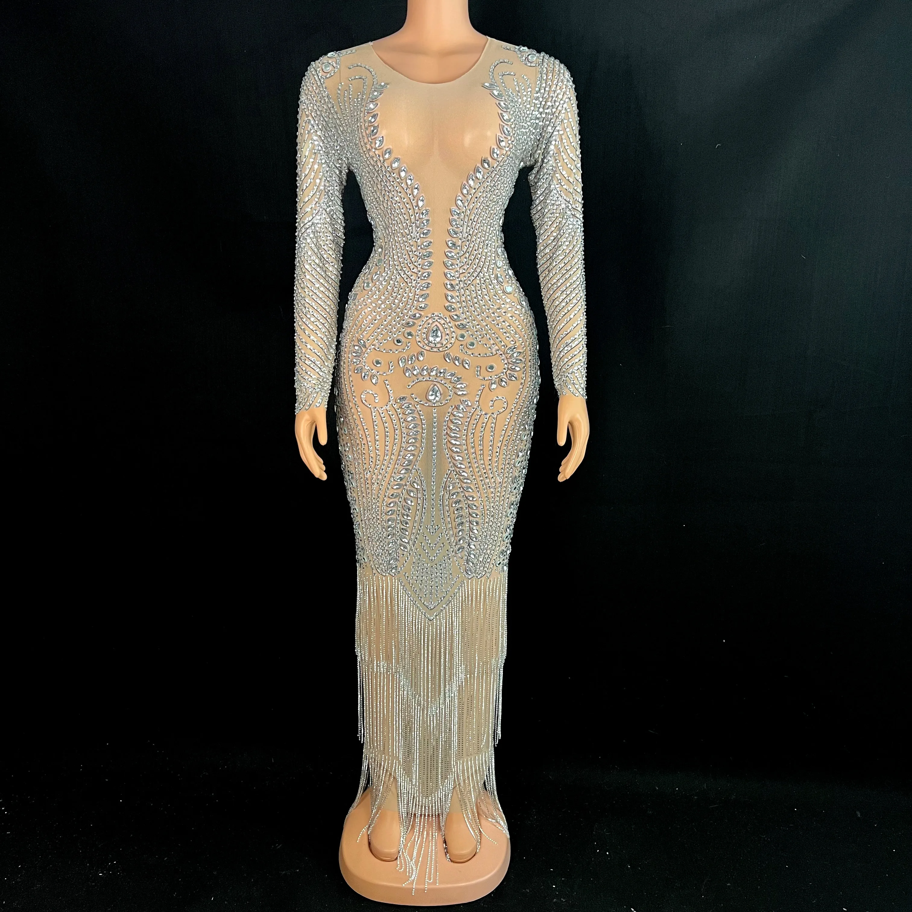 New Design MESH Silver Crystals Chains Fringes Long Dress Evening Birthday Celebrate Clothes Sexy Performance Party Costume
New Design MESH Silver Crystals Chains Fringes Long Dress Evening Birthday Celebrate Clothes Sexy Performance Party Costume