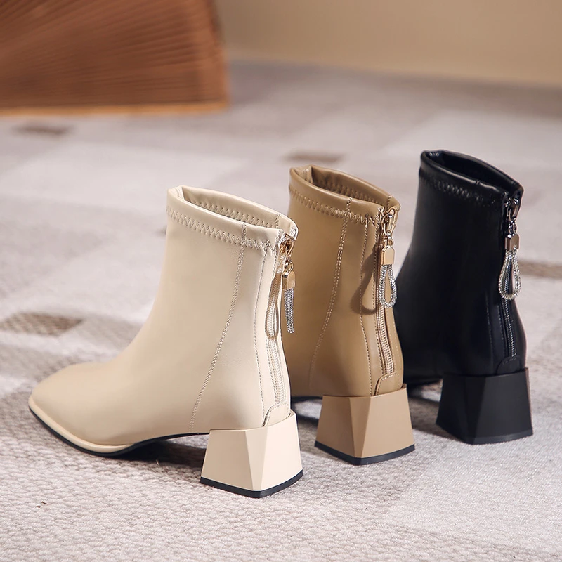 Женские ботинки из ПУ кожи, с квадратным носком, на блочном каблуке
Женские ботинки из ПУ кожи, с квадратным носком, на блочном каблуке