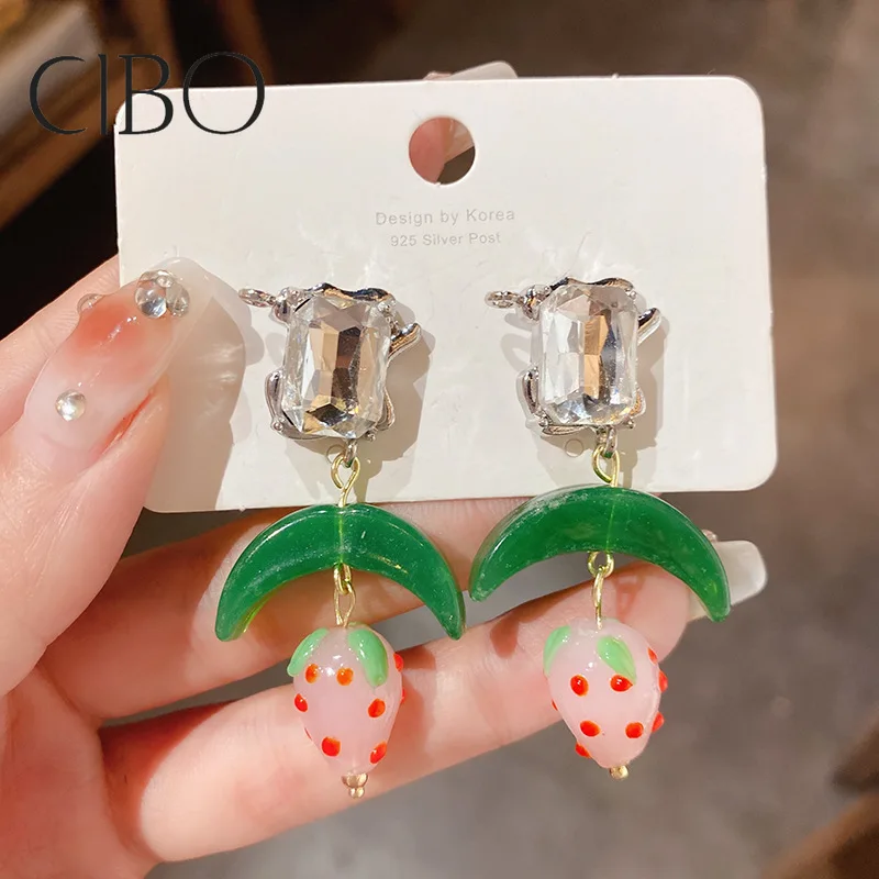 Silver Needle Diamond Crescent Strawberry Earrings Sweet Cool Fashion Personality Stud Earrings Simple Versatile Design Earrings
Silver Needle Diamond Crescent Strawberry Earrings Sweet Cool Fashion Personality Stud Earrings Simple Versatile Design Earrings