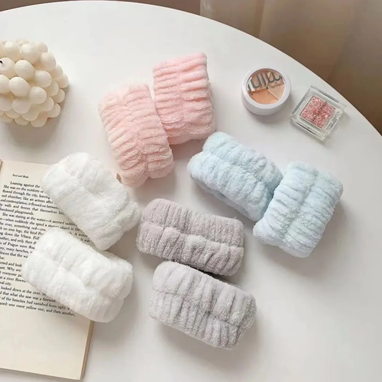 2 шт., влагопоглощающие манжеты на запястье 
2 шт., влагопоглощающие манжеты на запястье